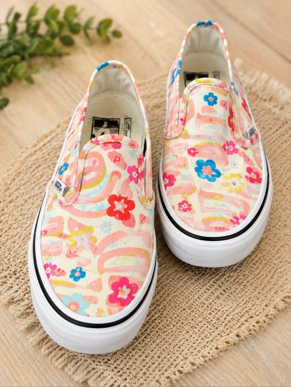 Vans Classic Slip-On Women’s Size 7 Retro Floral Groovy Print Canvas Sneakers